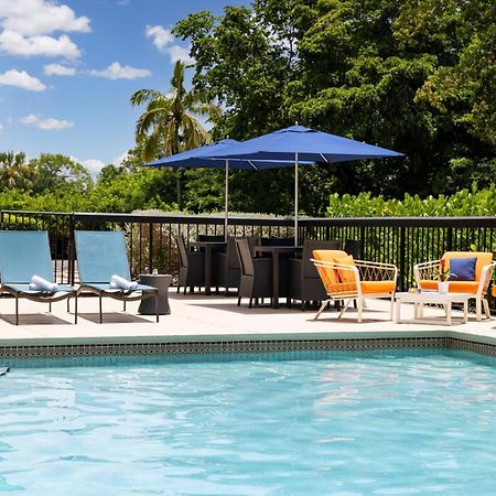 Hampton Inn Naples-Central Bagian luar foto