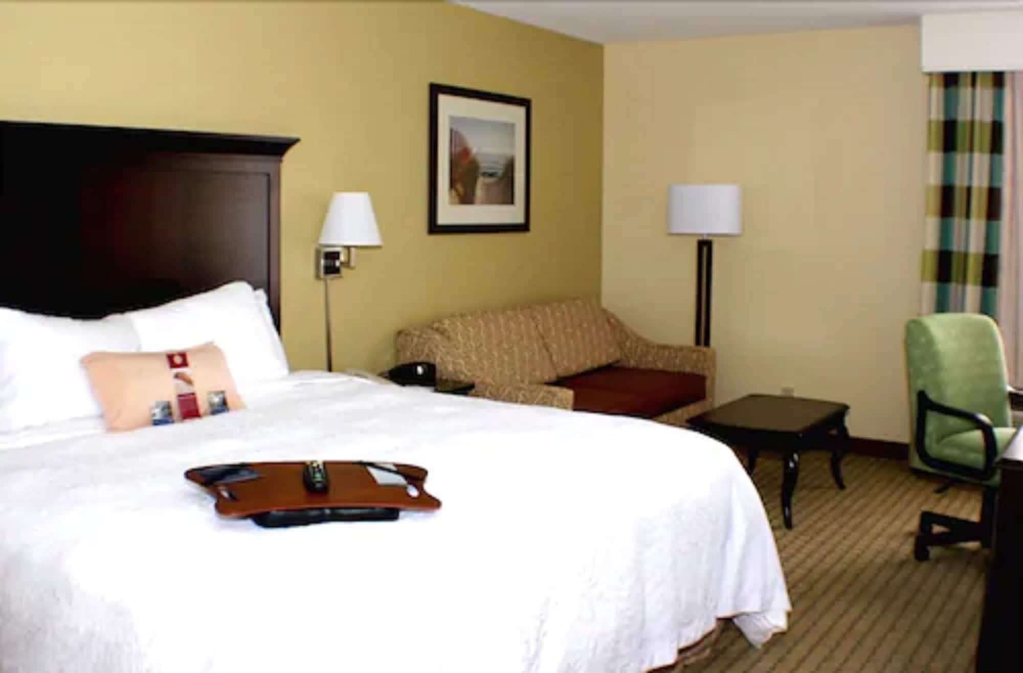 Hampton Inn Naples-Central Bagian luar foto