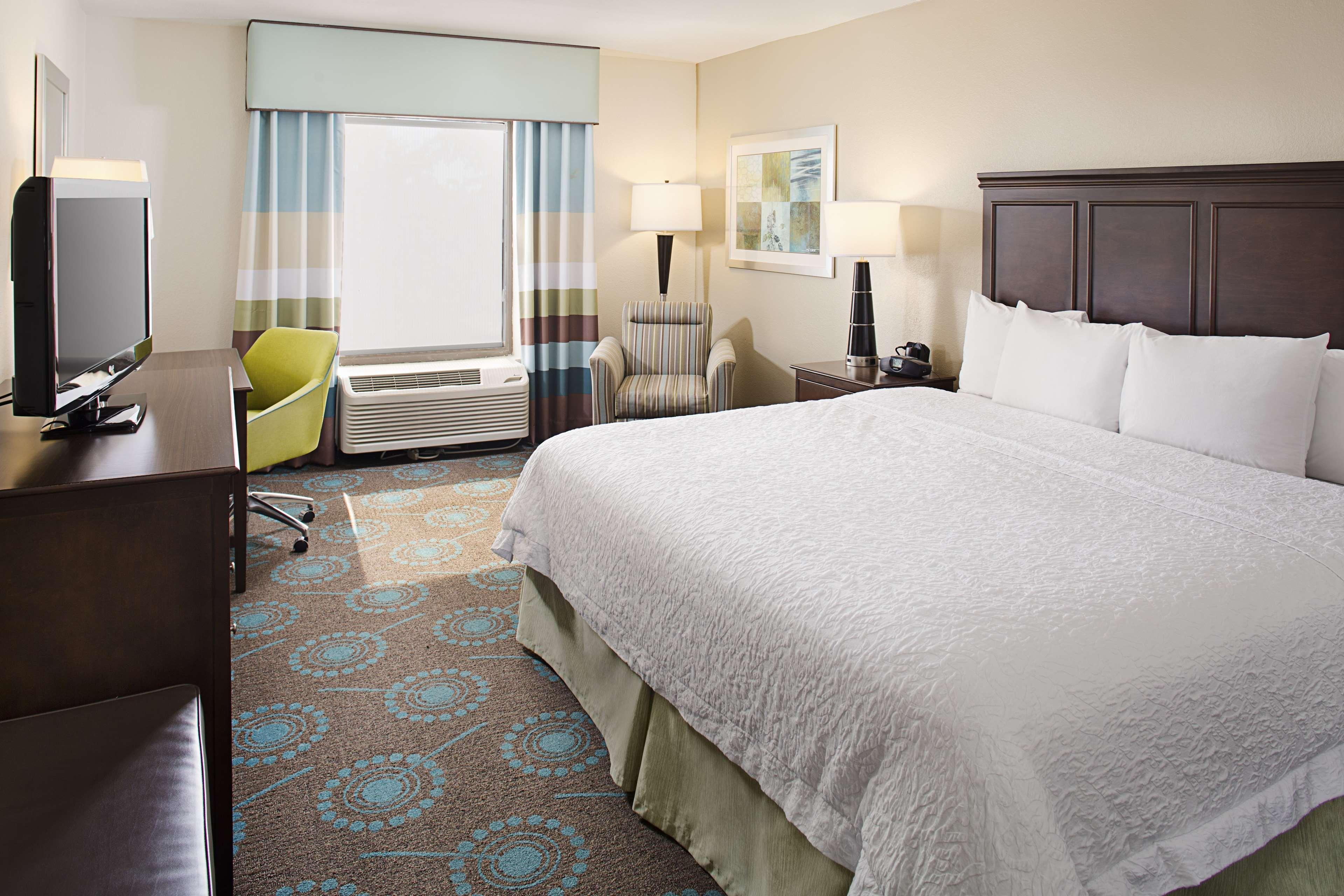 Hampton Inn Naples-Central Bagian luar foto