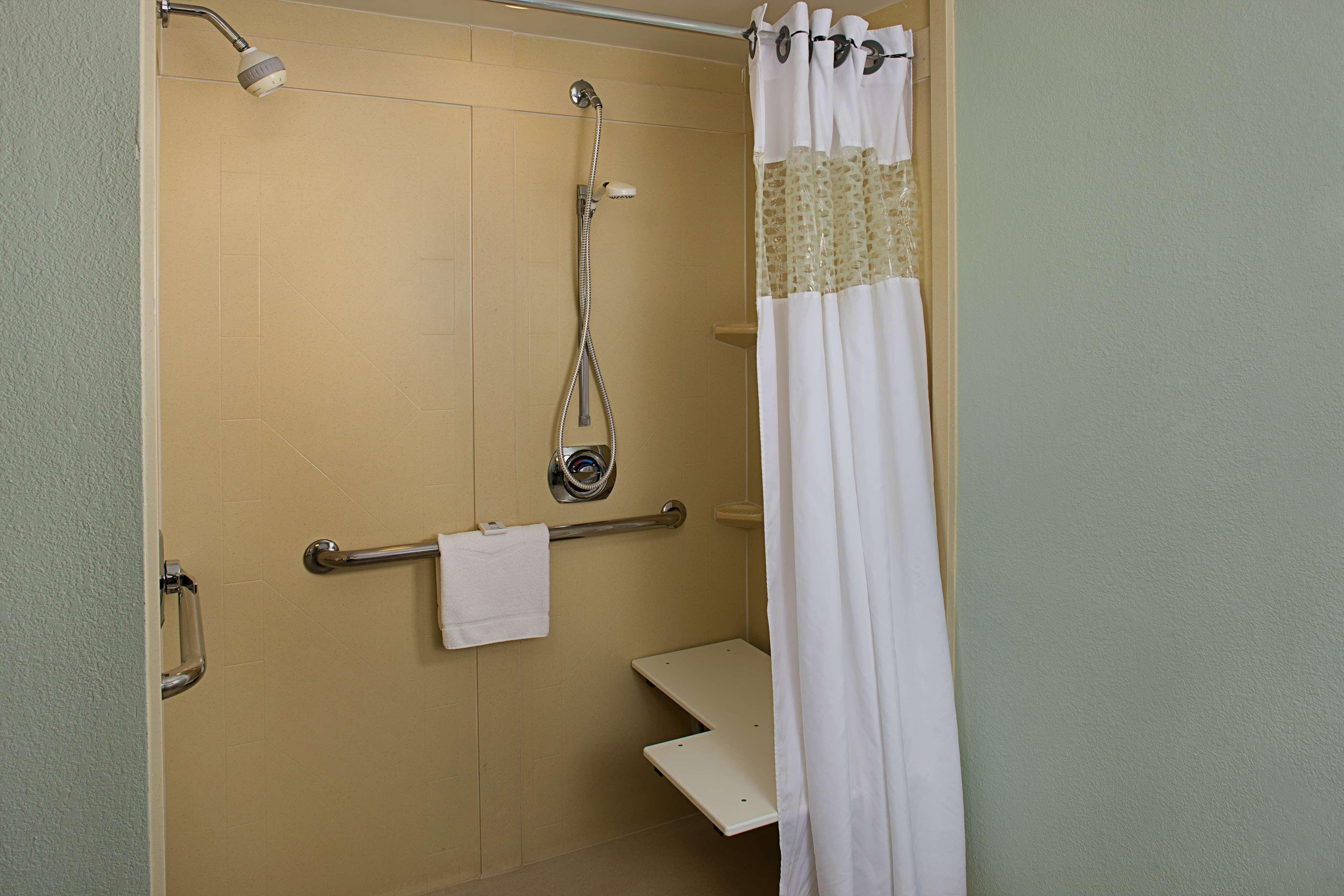 Hampton Inn Naples-Central Bagian luar foto