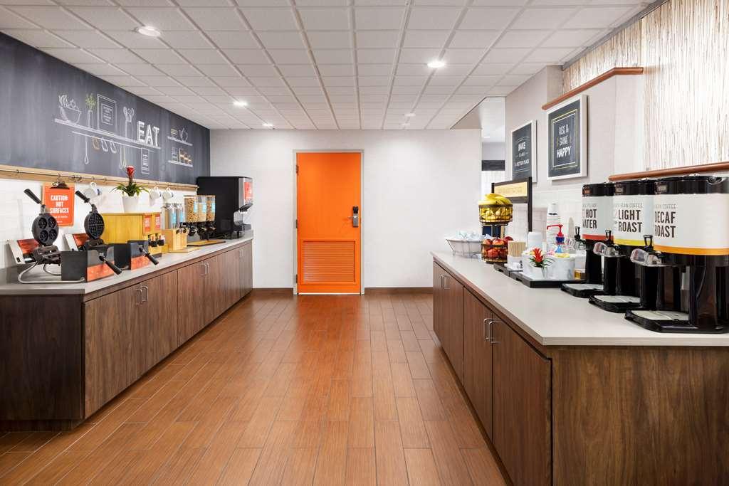 Hampton Inn Naples-Central Restoran foto