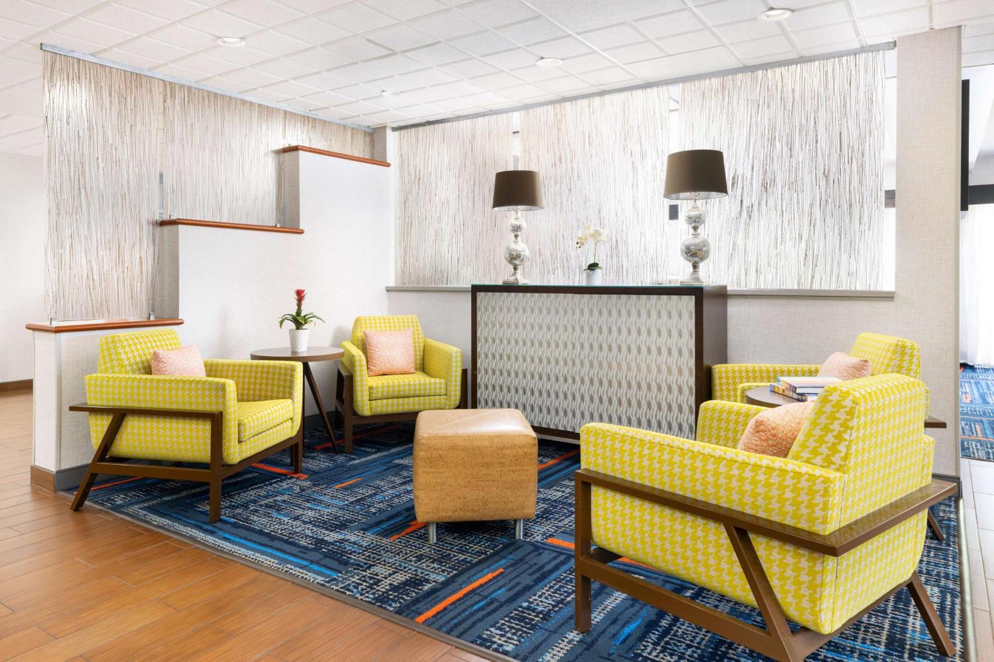 Hampton Inn Naples-Central Bagian luar foto