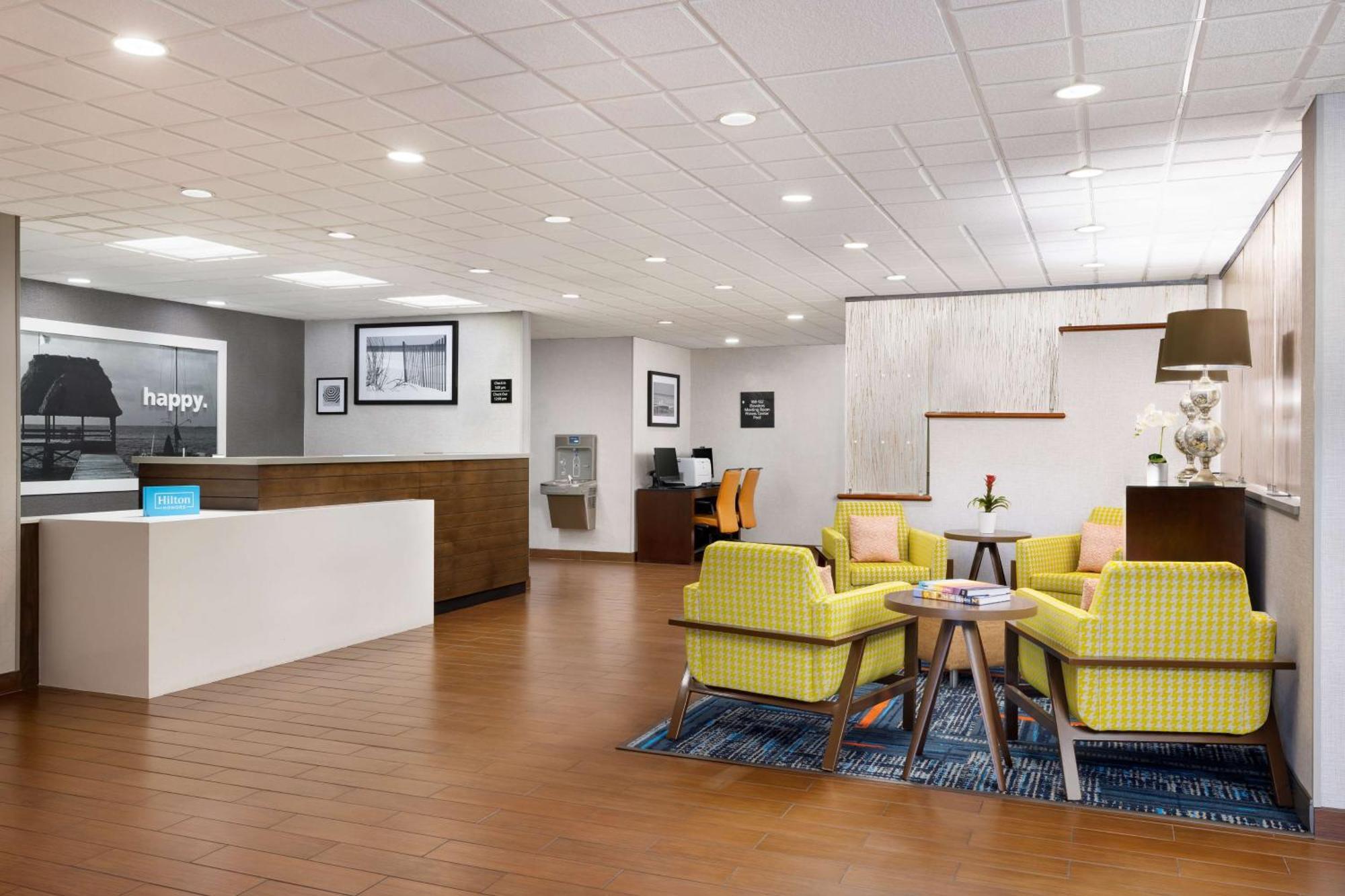 Hampton Inn Naples-Central Bagian luar foto