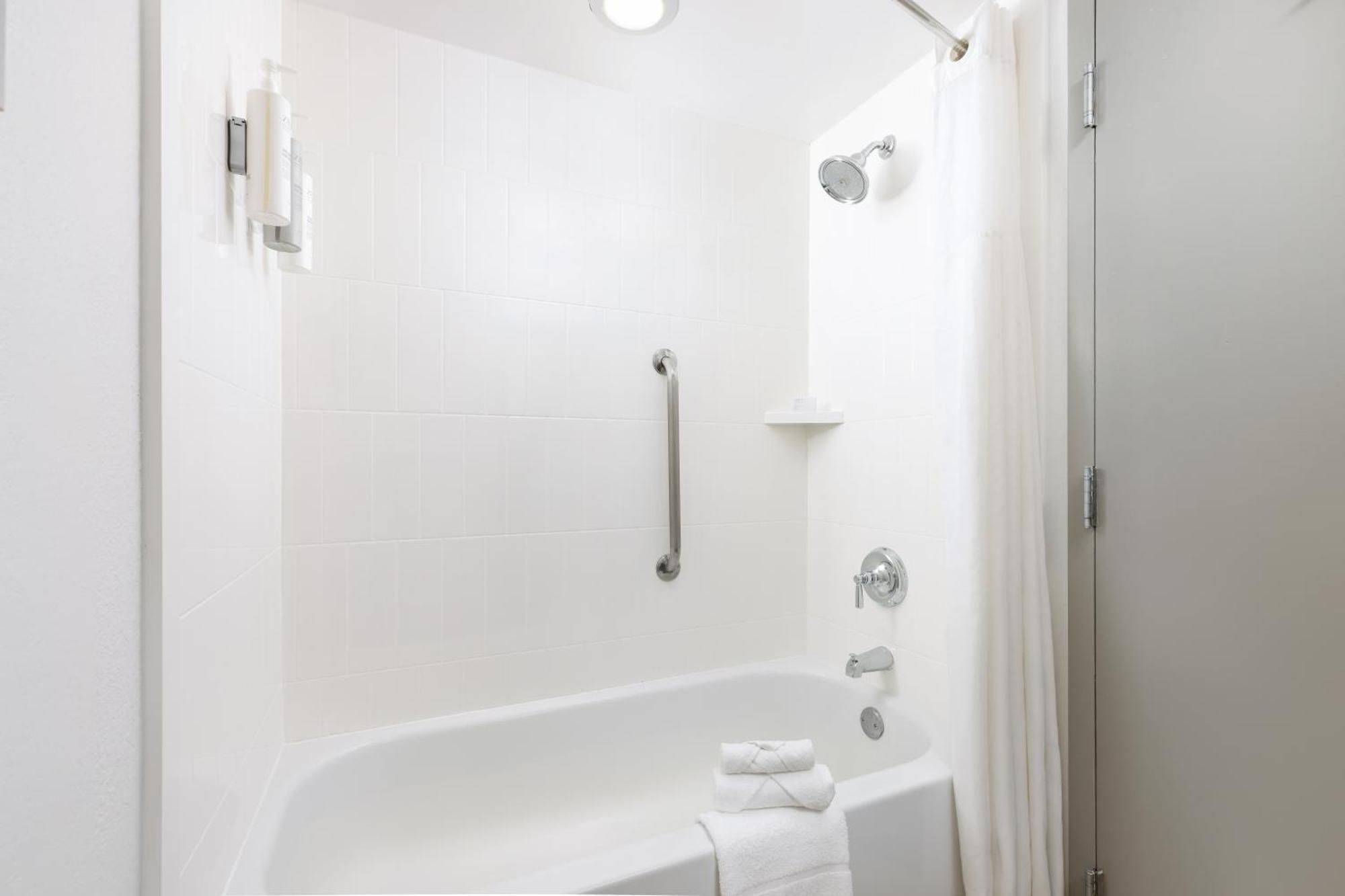 Hampton Inn Naples-Central Bagian luar foto