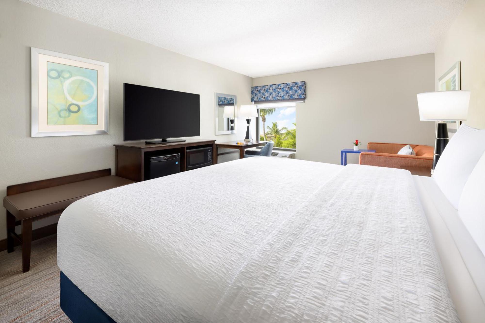 Hampton Inn Naples-Central Bagian luar foto